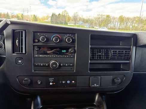 Used 2024 GMC Savana 2500 w/ Driver Convenience Package RWD image 15