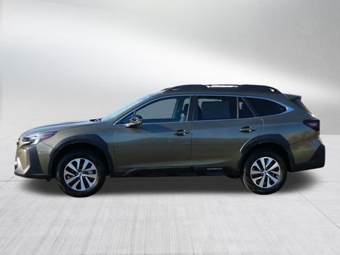 Used 2024 Subaru Outback Premium image 4