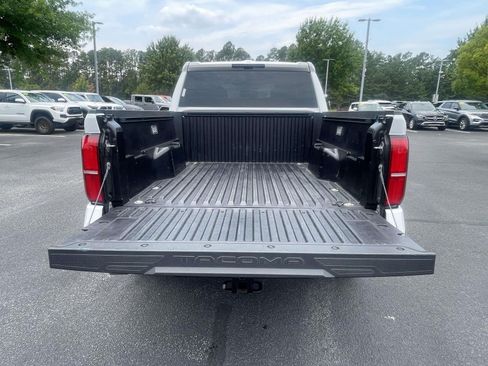 Used 2024 Toyota Tacoma TRD Off-Road AWD/4WD image 10