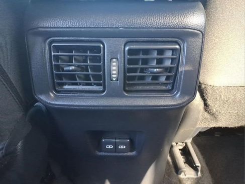 Used 2024 Toyota RAV4 XLE FWD image 29