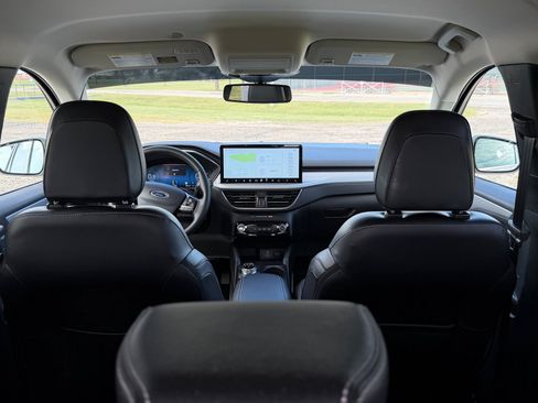 Used 2025 Ford Escape Platinum AWD/4WD image 7