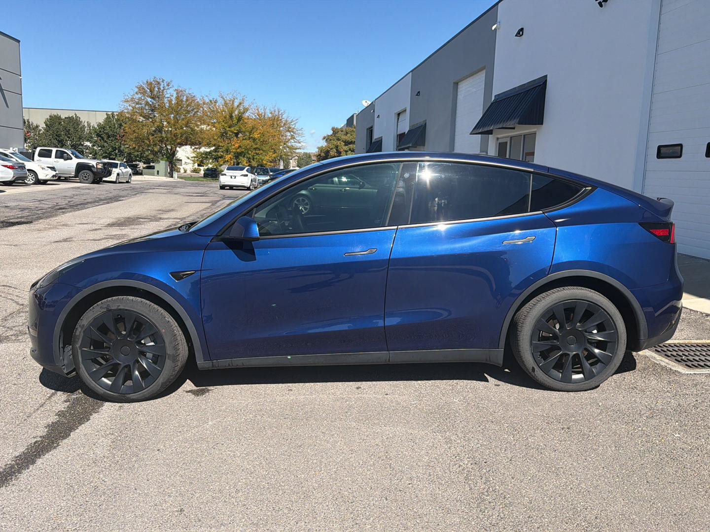 Used 2023 Tesla Model Y Long Range AWD/4WD image 3