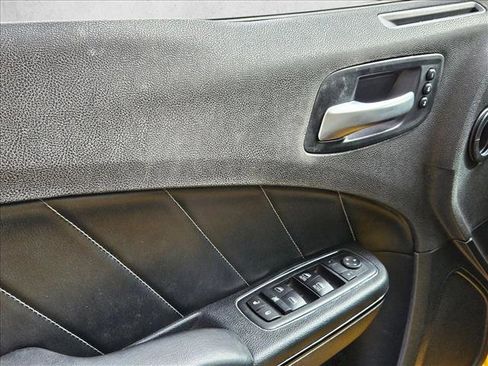 Used 2017 Dodge Charger SXT w/ Plus Group image 9