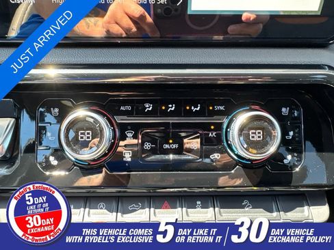 Used 2023 GMC Sierra 1500 AT4 w/ Technology Package AWD/4WD image 18