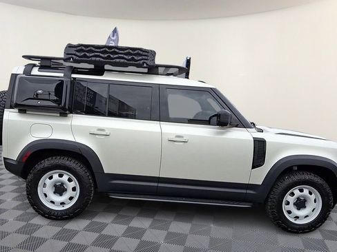 Used 2024 Land Rover Defender 110 S image 9