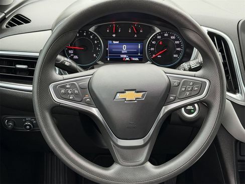 Used 2022 Chevrolet Equinox LT image 13