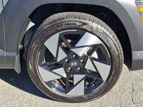 Used 2024 Hyundai Kona Limited image 11