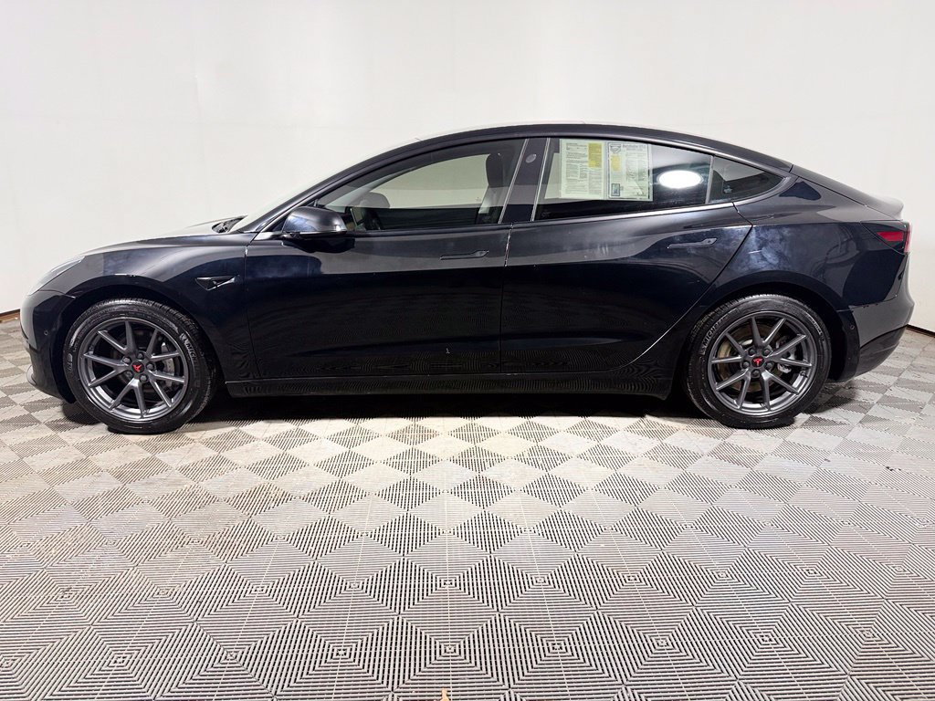 Used 2021 Tesla Model 3 Standard Range Plus RWD image 3