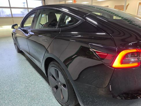 Used 2023 Tesla Model 3 Standard Range image 10