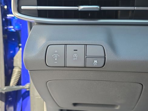 Used 2024 Hyundai Elantra SE image 23