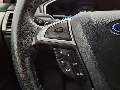 Used 2019 Ford Fusion SEL image 14