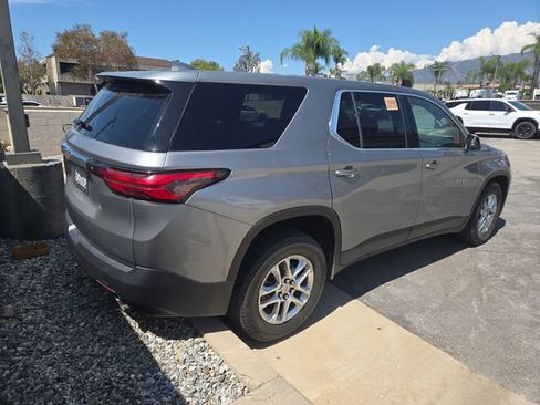 Used 2023 Chevrolet Traverse LS FWD image 3