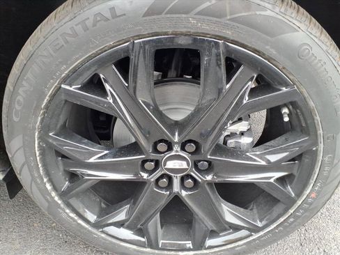 New 2025 Cadillac Optiq Luxury 1 w/ LPO, ONYX Package image 12