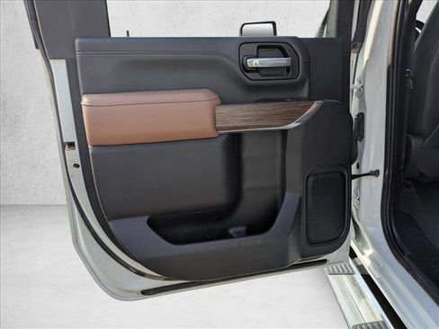 Used 2022 Chevrolet Silverado 2500 High Country w/ Technology Package image 14