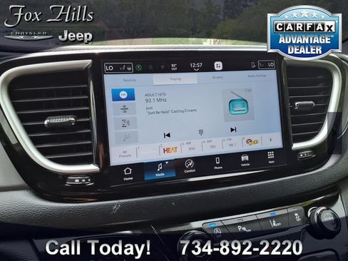 Used 2026 Chrysler Pacifica Select FWD image 21