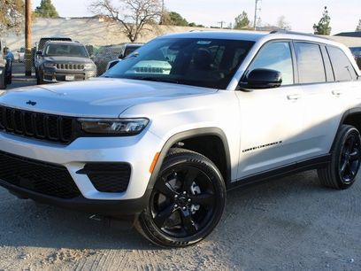 New 2025 Jeep Grand Cherokee Altitude