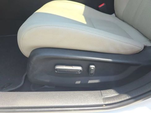 Used 2019 Honda Insight Touring image 16