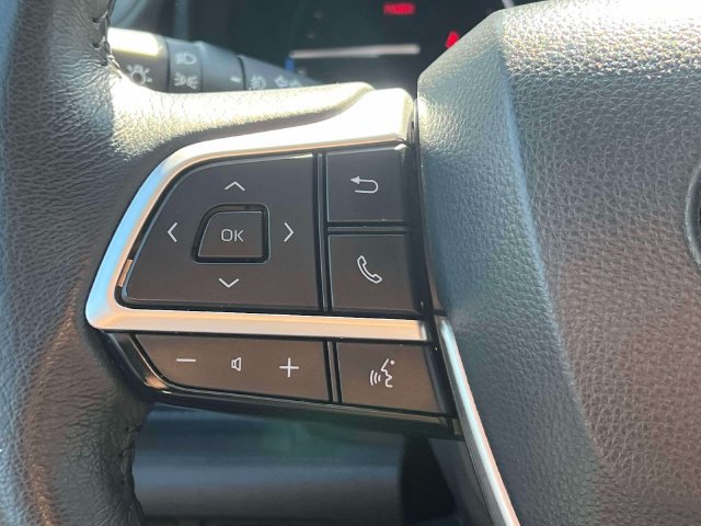 Certified 2025 Toyota Sienna XLE FWD image 25