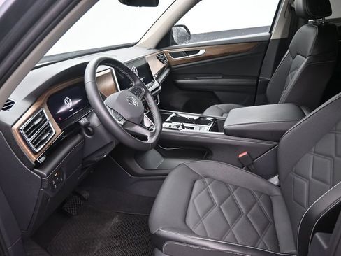 Used 2024 Volkswagen Atlas SE FWD image 11