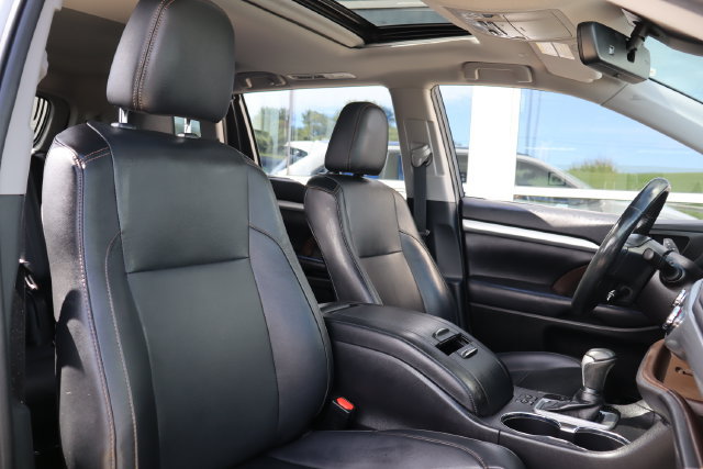 Used 2019 Toyota Highlander XLE AWD/4WD image 41