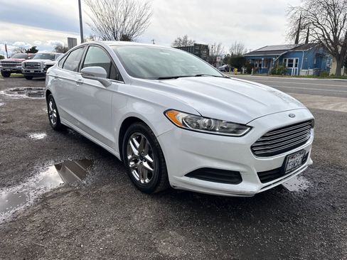 Used 2014 Ford Fusion SE image 7