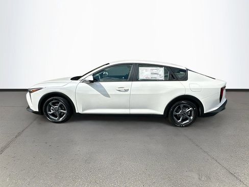 New 2025 Kia K4 LXS image 4