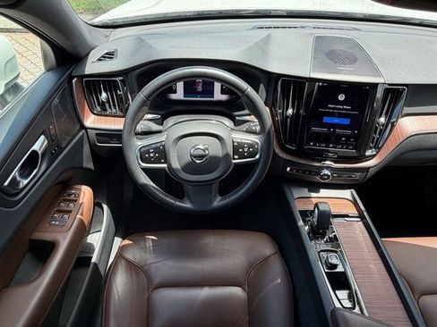 Certified 2023 Volvo XC60 B5 Plus FWD image 17