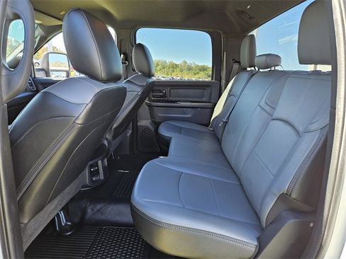 Used 2024 RAM 5500 Tradesman w/ Chrome Appearance Group image 8