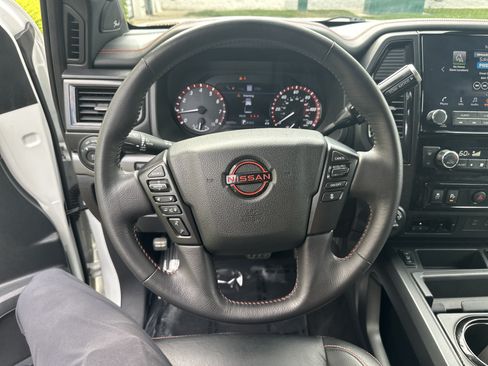 Used 2023 Nissan Titan PRO-4X w/ Pro-4x Convenience Package AWD/4WD image 19