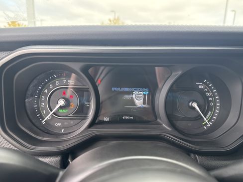 Used 2024 Jeep Wrangler Unlimited Rubicon 4xe image 21