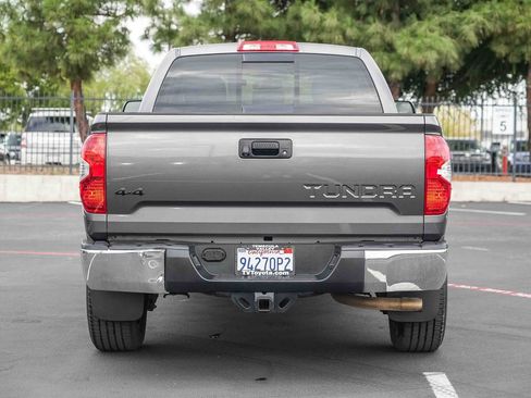 Used 2015 Toyota Tundra SR5 w/ SR5 Upgrade Package AWD/4WD image 8