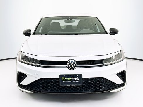 Used 2025 Volkswagen Jetta Sport FWD image 2