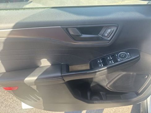 Used 2025 Ford Escape Active w/ Tech Pack #1 image 9