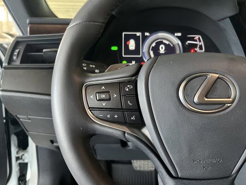Certified 2023 Lexus ES 300h w/ Premium Package image 15