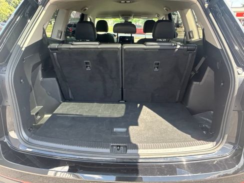 Used 2026 Volkswagen Atlas SE FWD image 11
