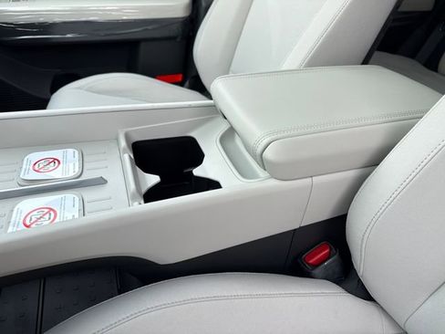 New 2026 Hyundai Santa Fe SE image 29