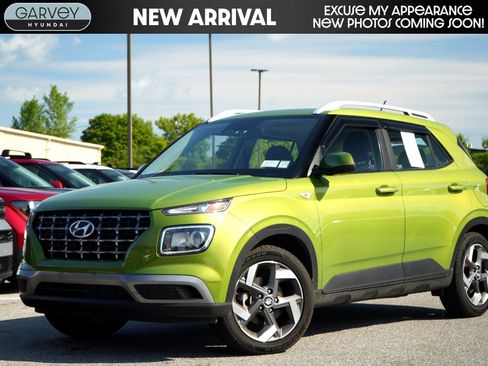 Certified 2023 Hyundai Venue SEL FWD image 1
