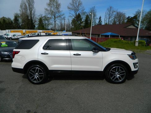 Used 2016 Ford Explorer Sport w/ Equipment Group 401A image 9