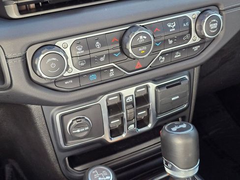 Used 2024 Jeep Wrangler Unlimited Sahara w/ Safety Group AWD/4WD image 28