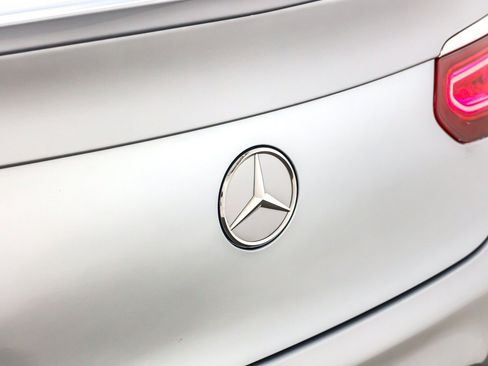 Used 2023 Mercedes-Benz GLC 300 4MATIC Coupe image 10