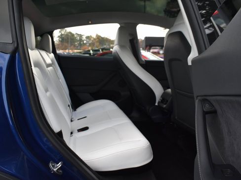 Used 2024 Tesla Model Y Long Range image 27