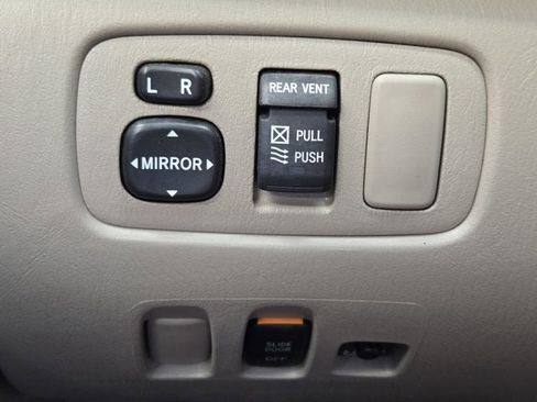 Used 2010 Toyota Sienna CE image 20