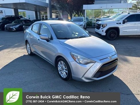 Used 2017 Toyota Yaris iA FWD image 4