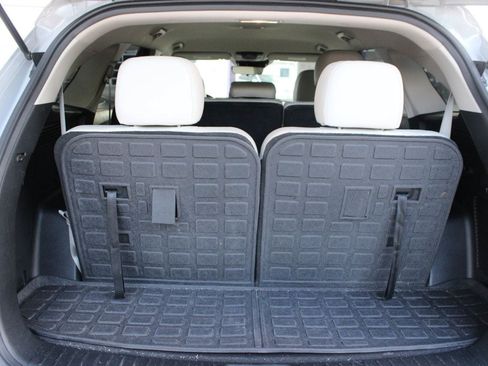 Used 2025 Kia Sorento S FWD image 5