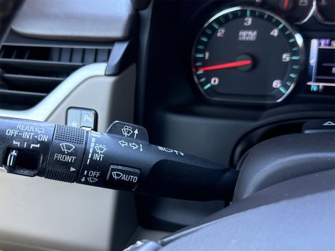 Used 2017 GMC Yukon SLT image 24