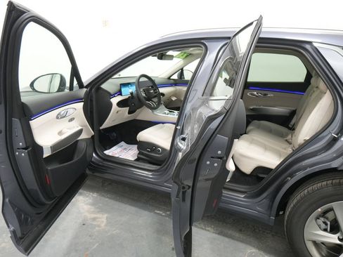 New 2026 Genesis GV70 2.5T Select AWD/4WD image 25