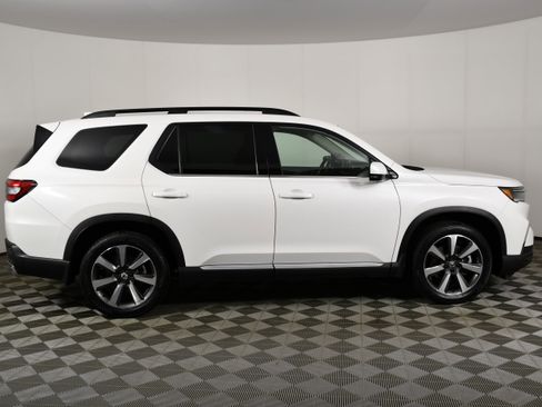Used 2025 Honda Pilot Elite image 5
