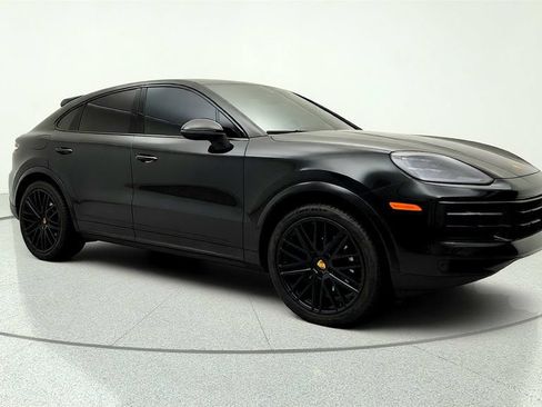 Used 2024 Porsche Cayenne Coupe AWD/4WD image 3