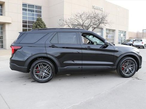 New 2026 Ford Explorer ST-Line w/ ST-Line Street Pack image 6