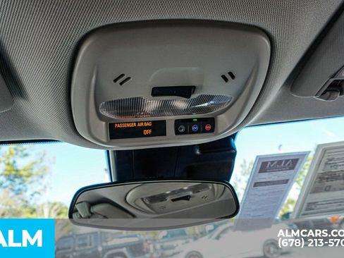 Used 2025 Chevrolet Trax LT w/ LT Convenience Package image 33